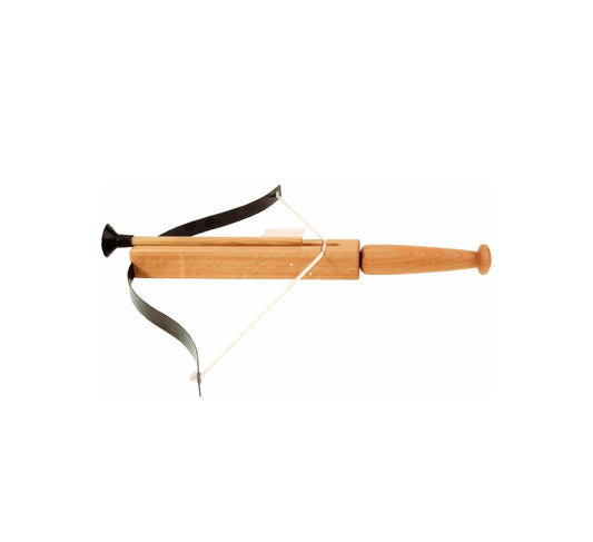 Kleine Armbrust aus Holz mit hellbraunem Korpus, schwarzem Bogen und sehne, geladen mit einem schwarzen Sicherheitspfeil mit Saugnapfspitze.