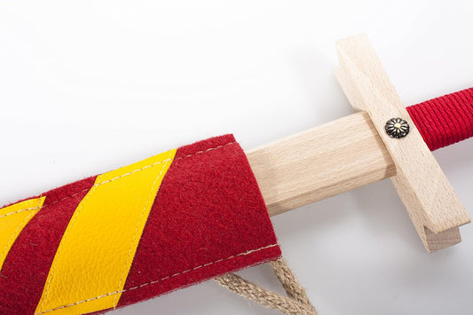Stabiles Lancelot Schwert Set Rot, Holzschwert 48cm mit Schwert-Scheide aus Filz